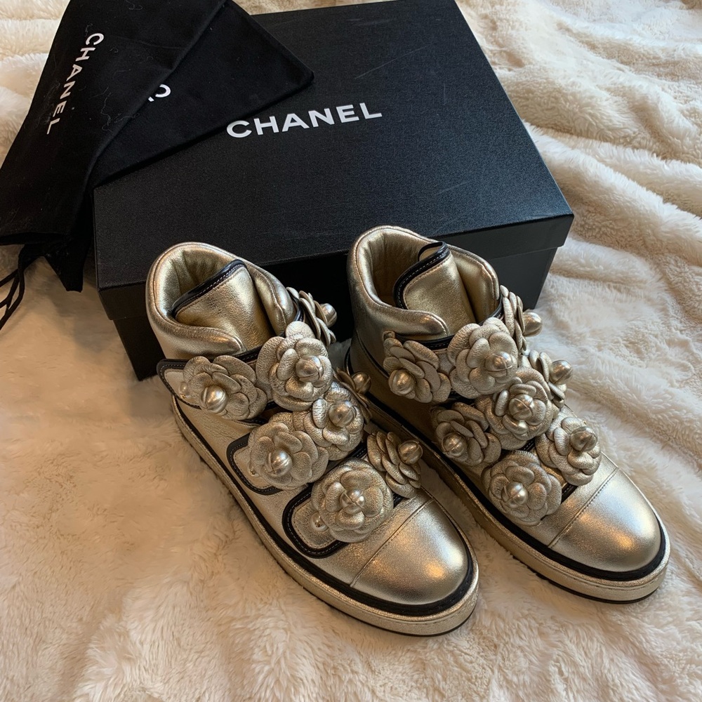 🌸 CHANEL Floral Sneakers 🌸